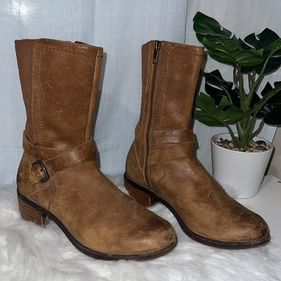 UGG Lula Mae Leather Boots - Picture 3 of 7